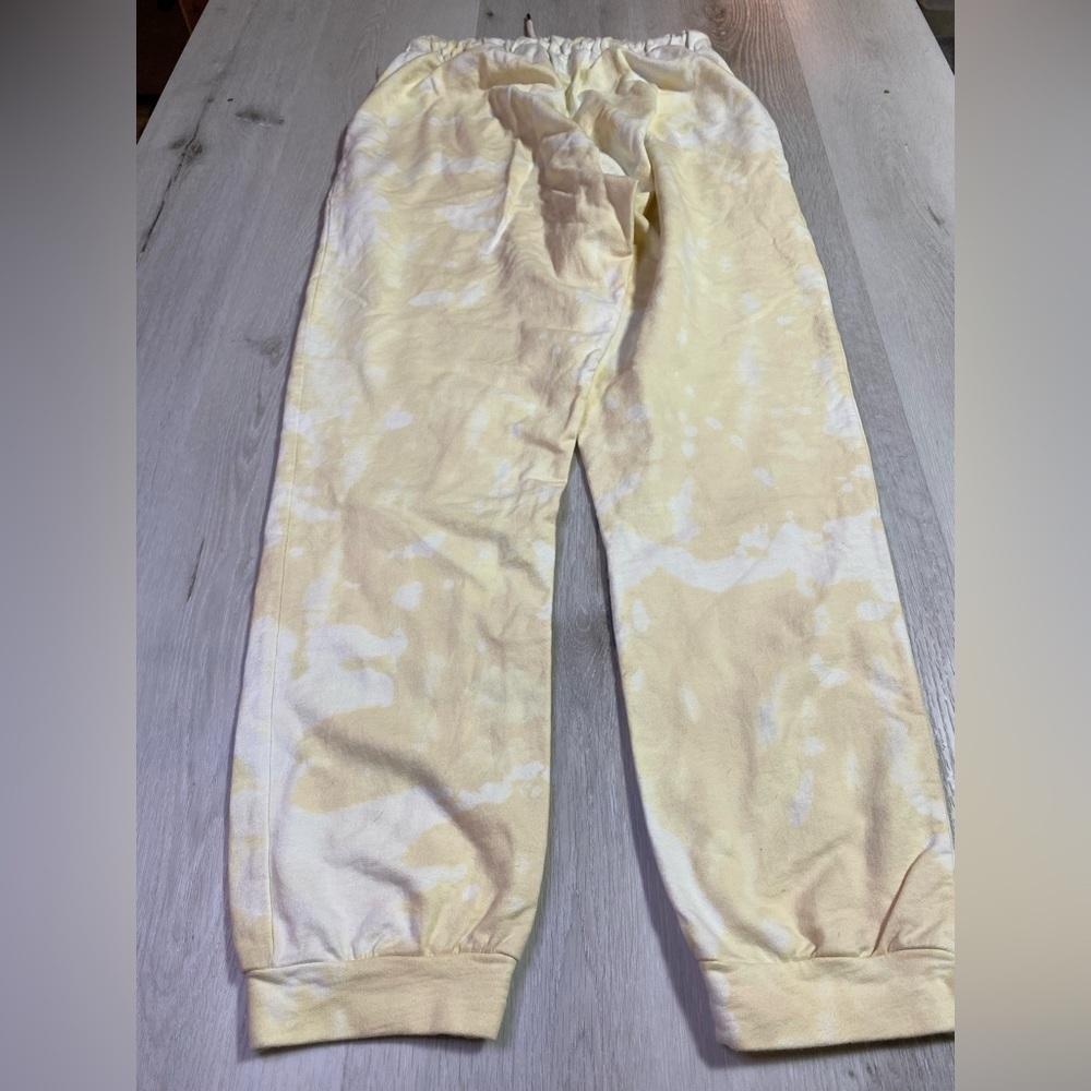 ASOS DESIGN (Set) Tie Dye Sweatshirt & Jogger Set, Butter/White, Size 6

K - Picture 4 of 16